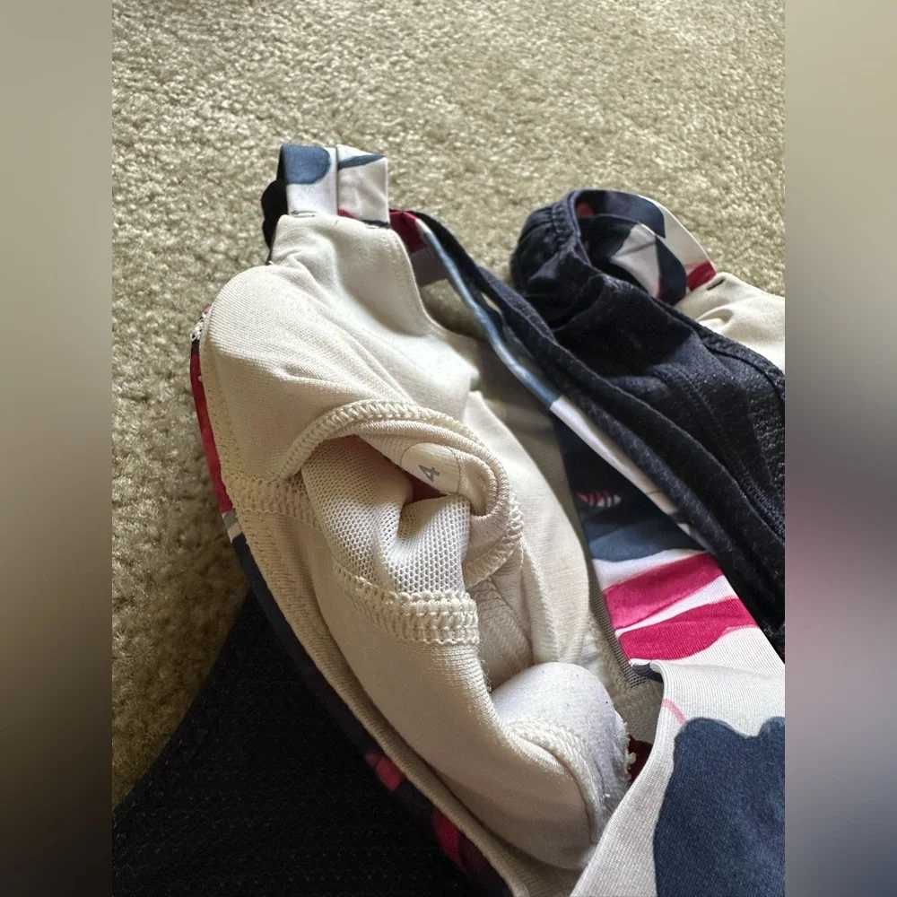 Lululemon Stash It Tank Top - Picture 8 of 8